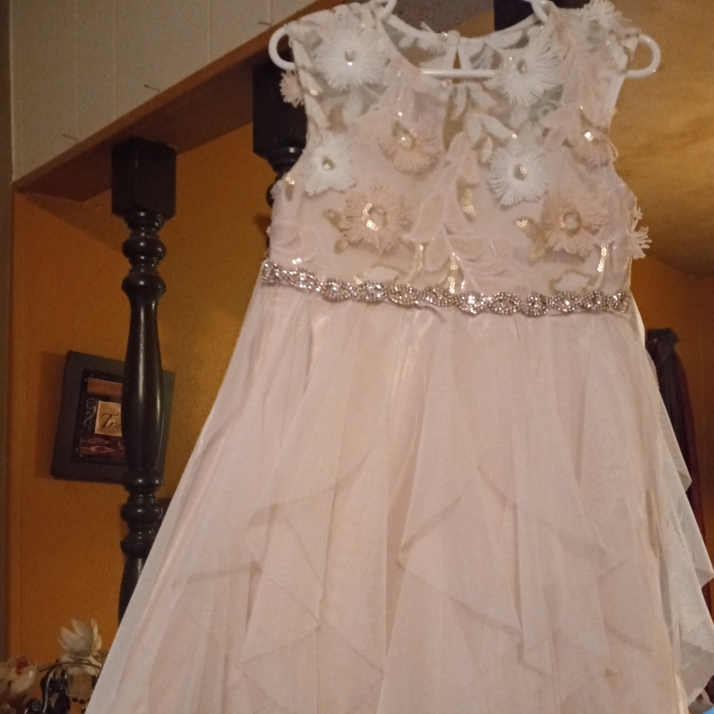Girls dress